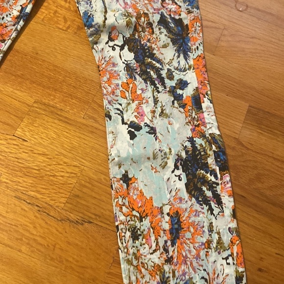 Women’s 7 For All Mankind jeans. Blue with design. Size 24 - Picture 5 of 9